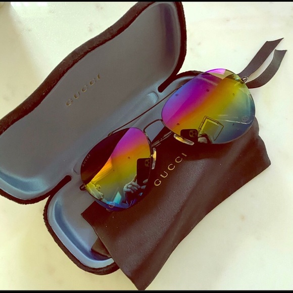 I am not selling anything - Picture 2 of 3